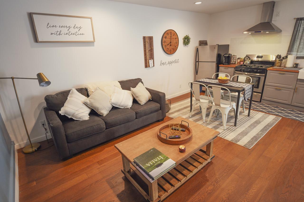 Charming Valley Village Guesthouse Permit # Hsr Two Three Zero Zero 2794 Los Angeles Exterior foto